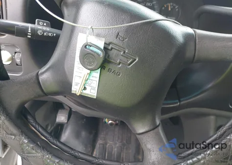 2001 Chevrolet Express из США, поврежденный, VIN 1GNFG15W211209316